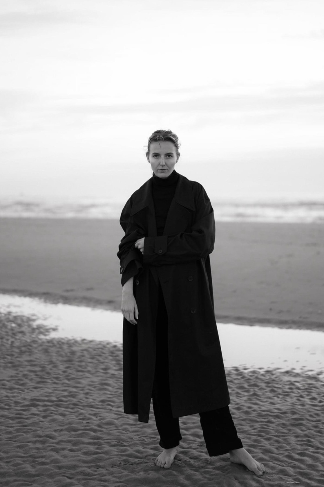 Julie, model in Paris — picture 6
