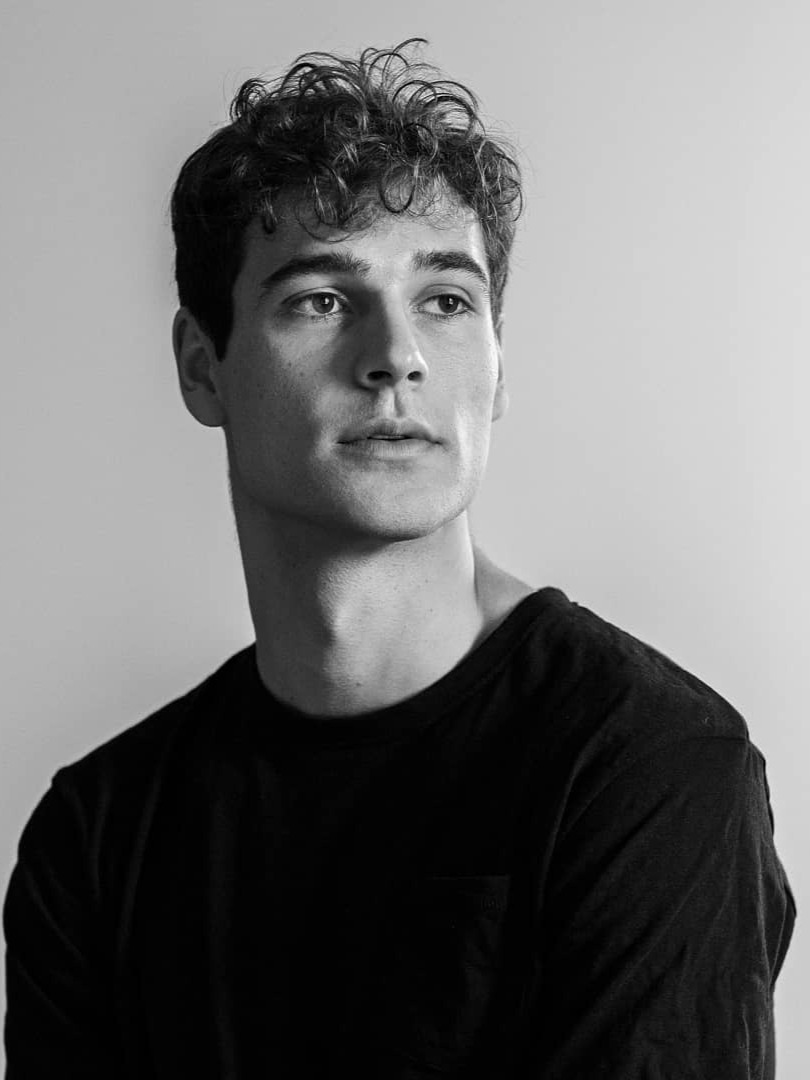 Radu, model in Milan — picture 10