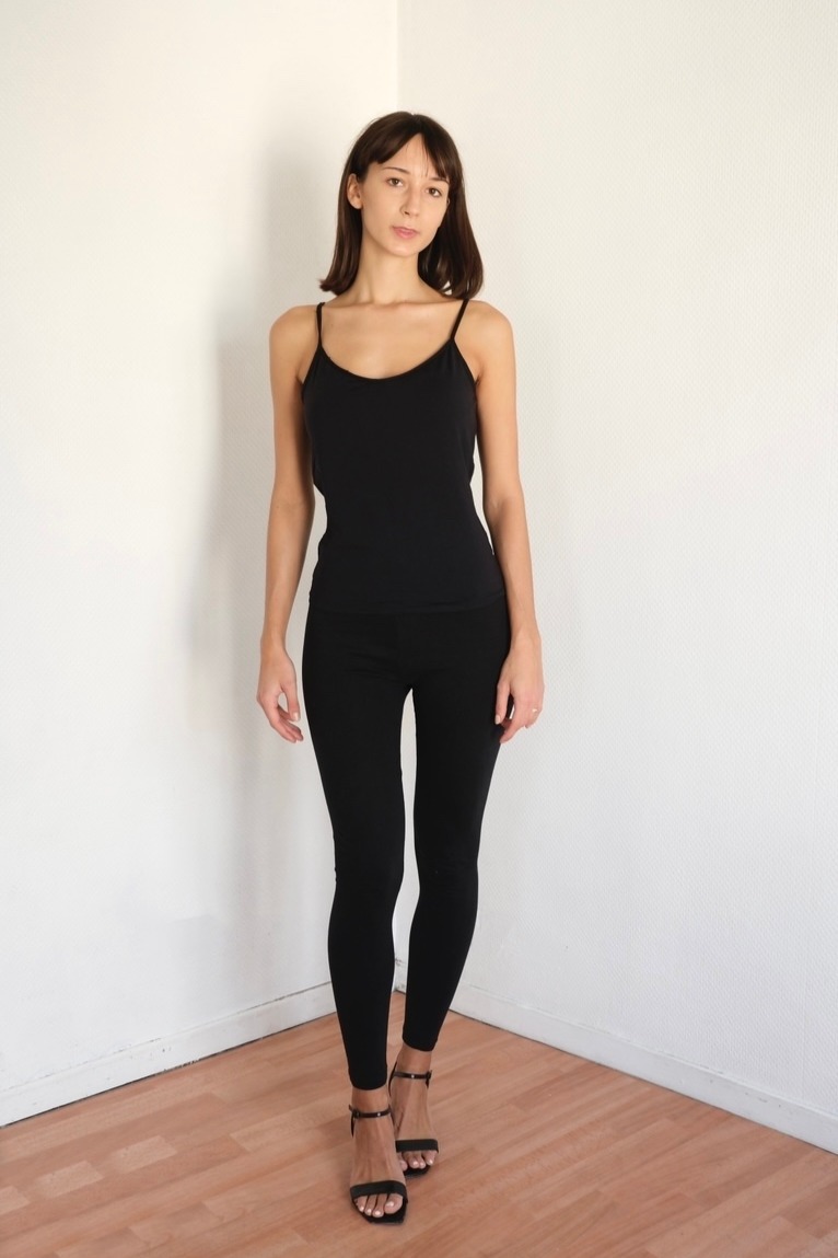 Valentina, model in Paris — picture 2