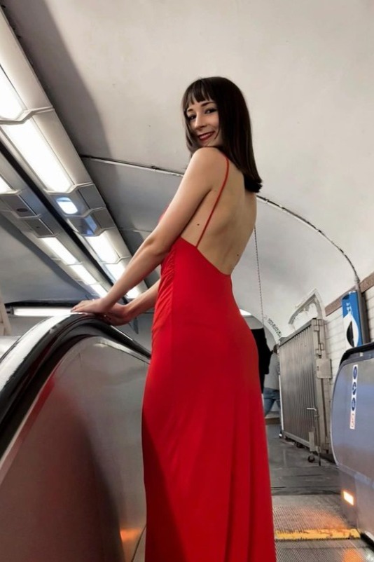 Valentina, model in Paris — picture 13