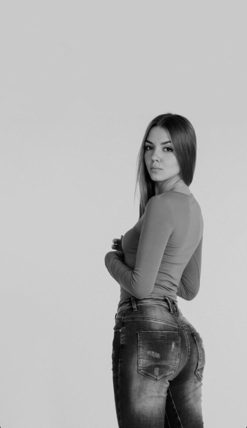 Alexandra, model in Milan — picture 7