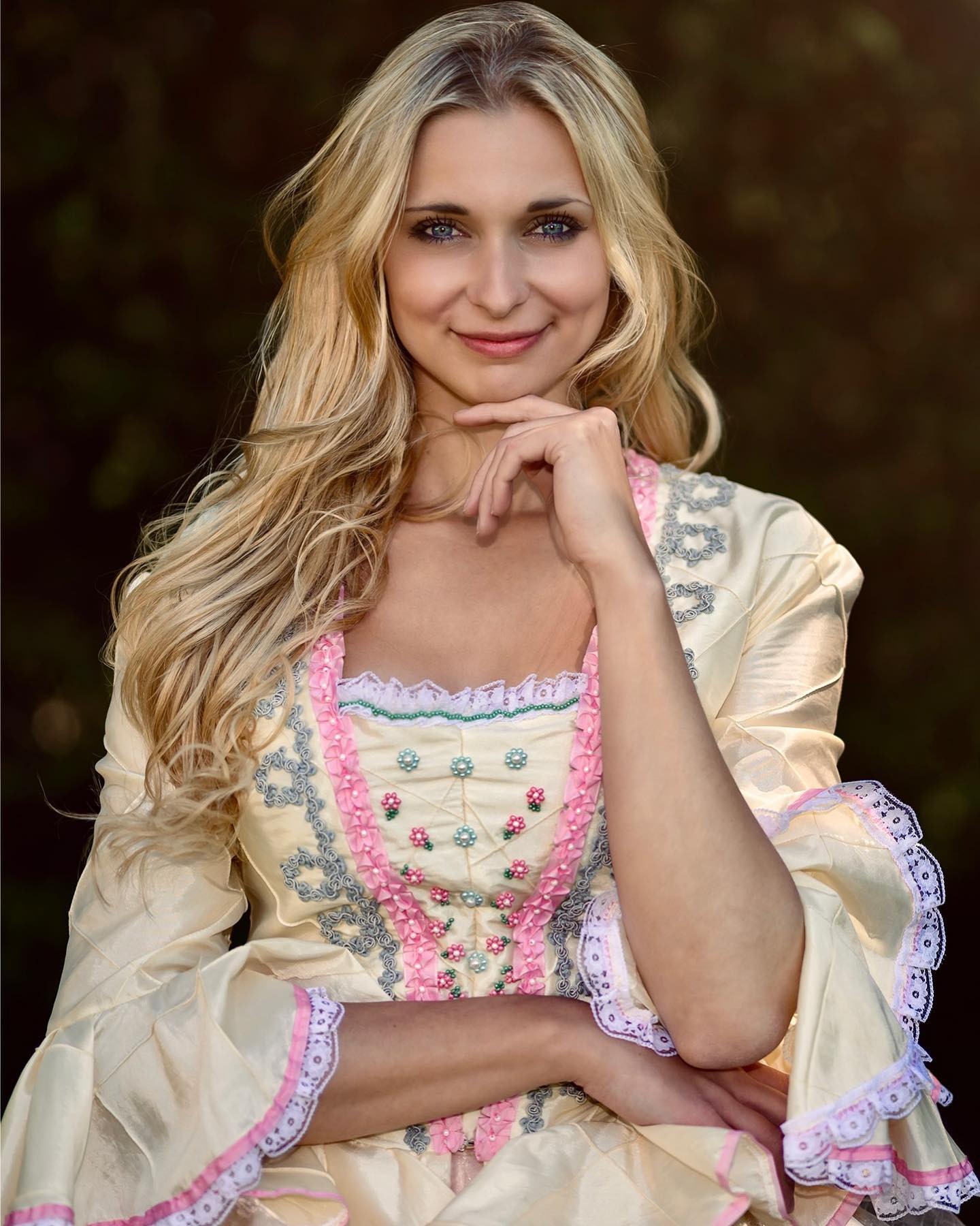 Pavlína, model in Paris — picture 1