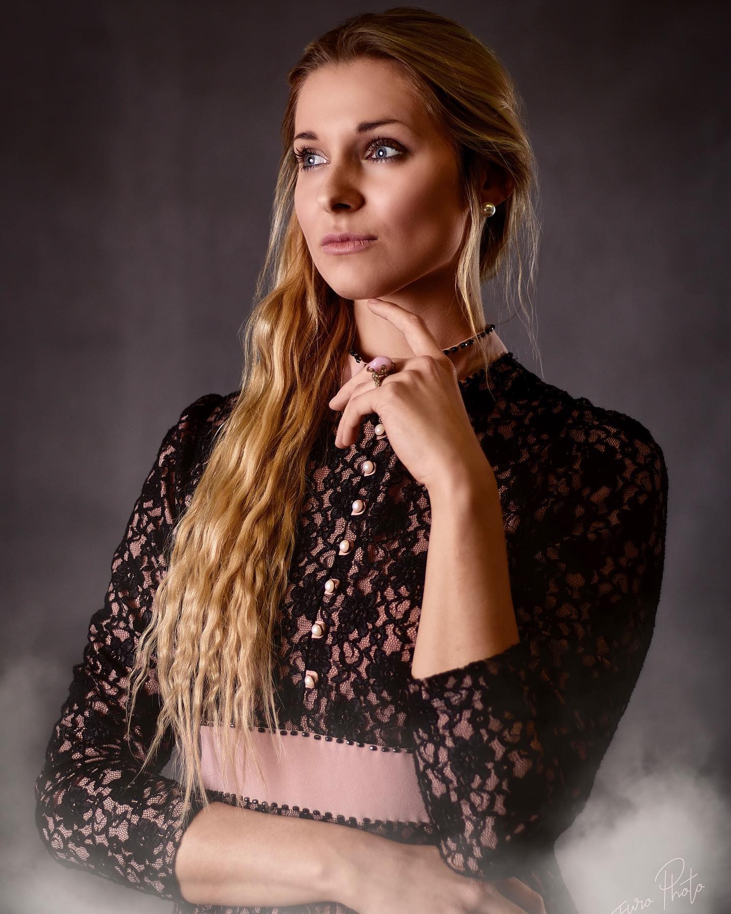 Pavlína, model in Paris — picture 2
