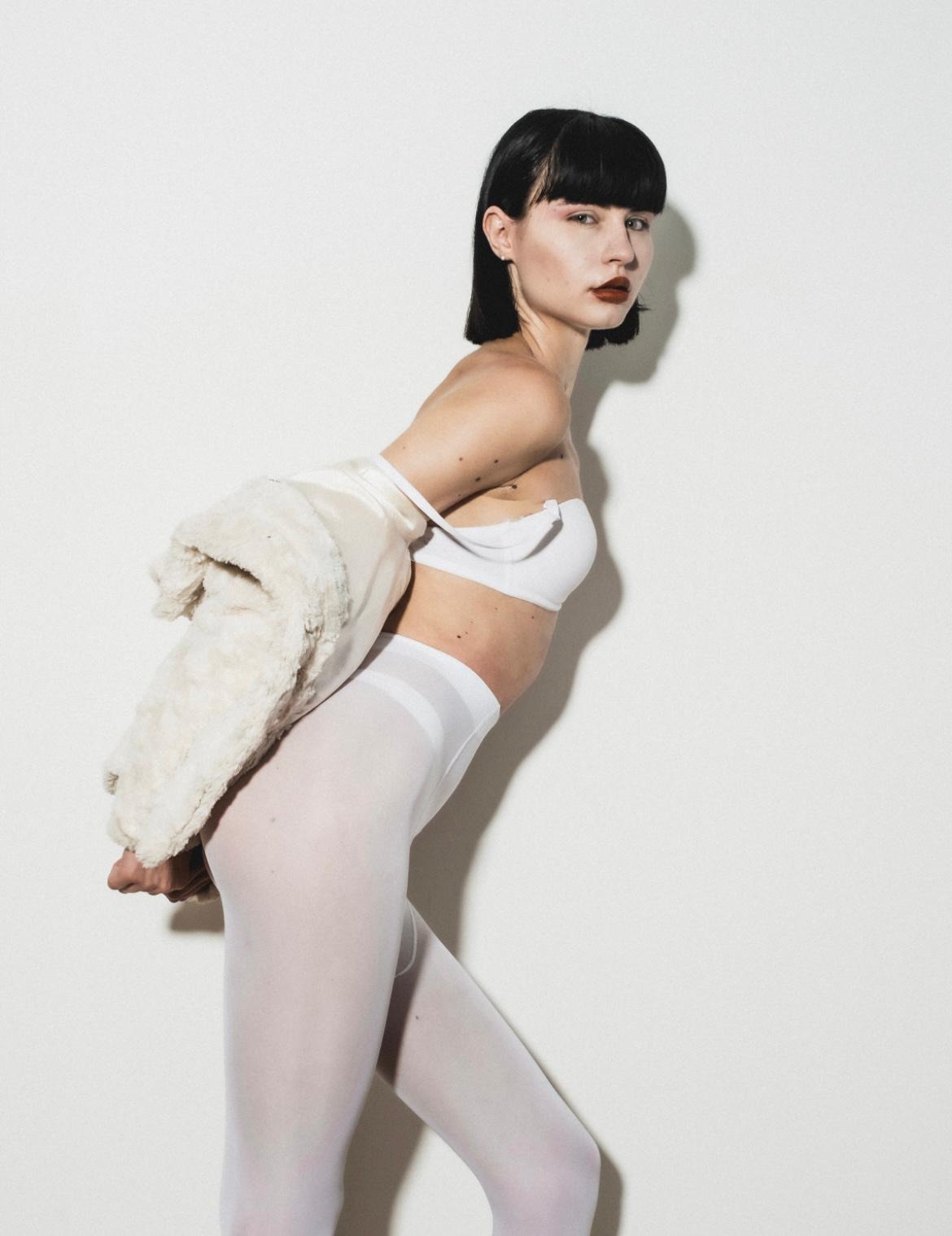 Giulia, model in Milan — picture 9