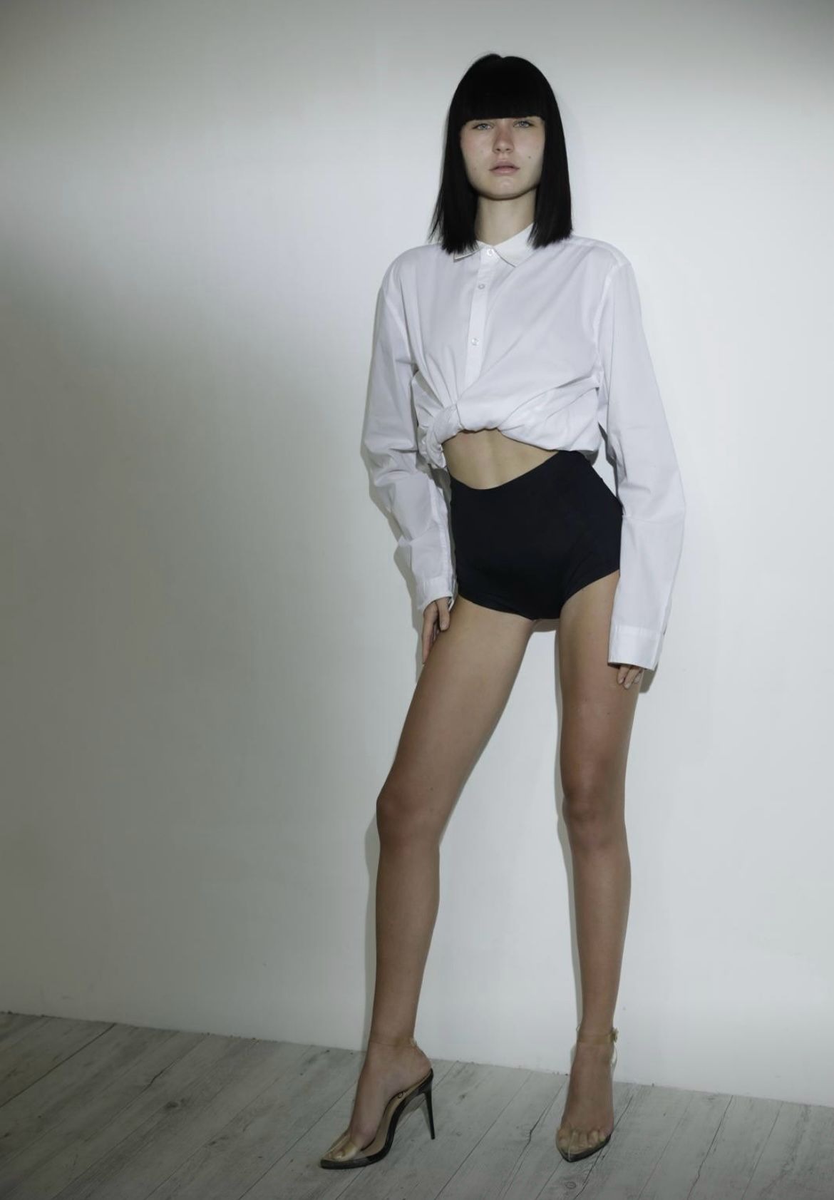 Giulia, model in Milan — picture 14