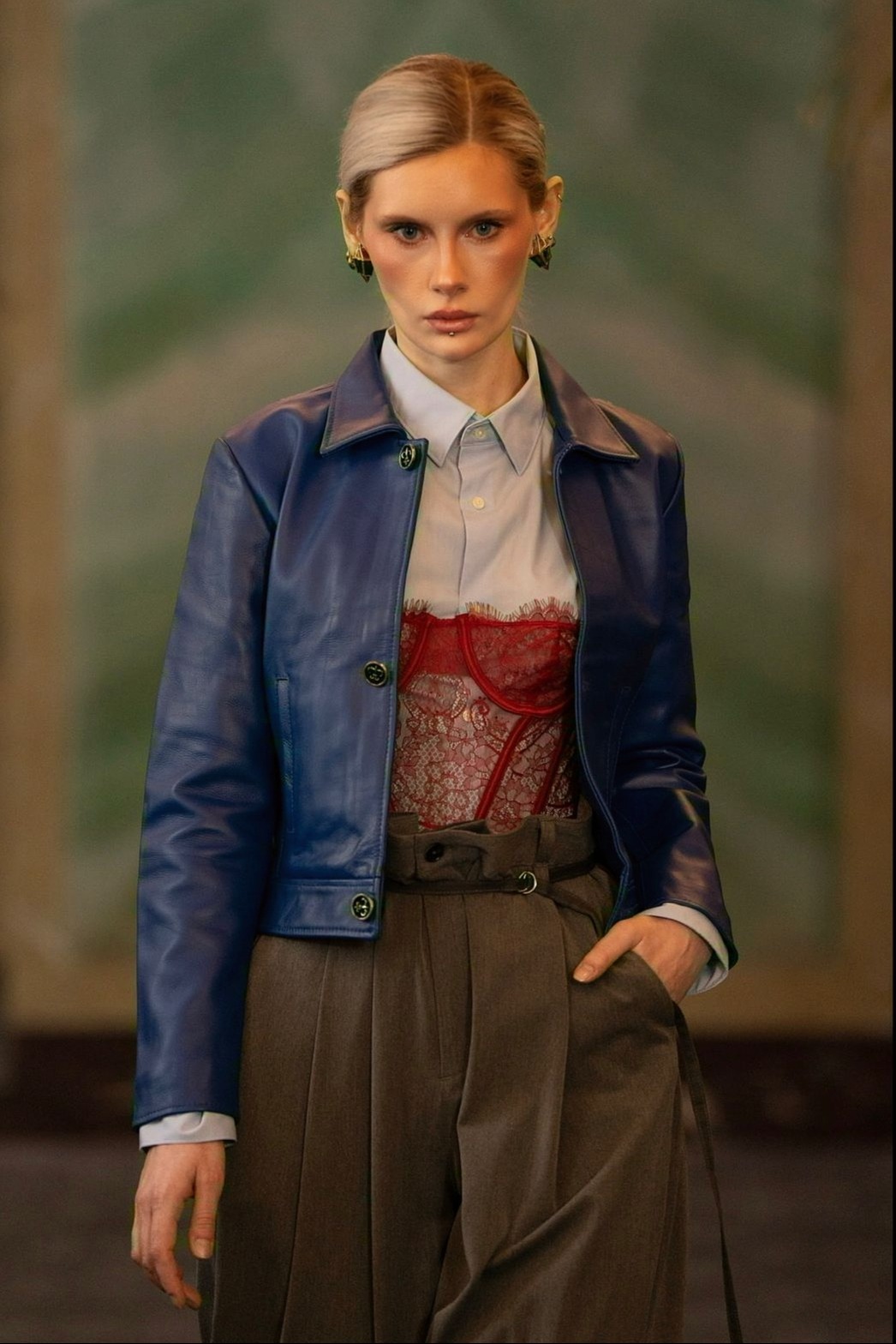 Lara, model in Paris — picture 2