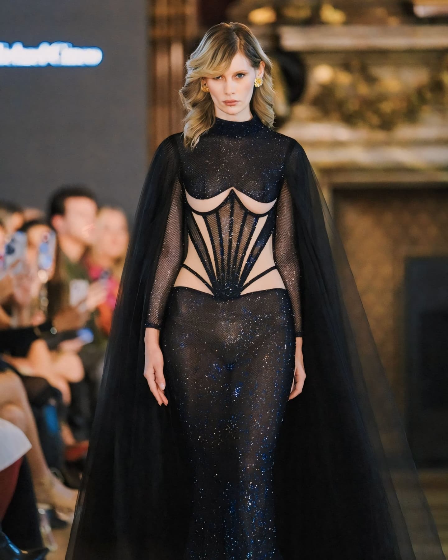 Lara, model in Paris — picture 6