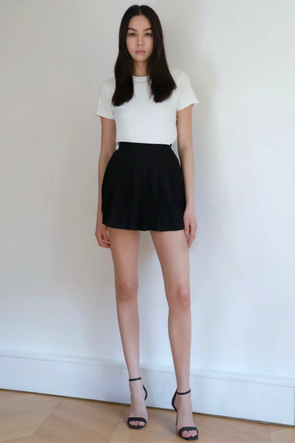 Camilla, model in Paris — picture 7
