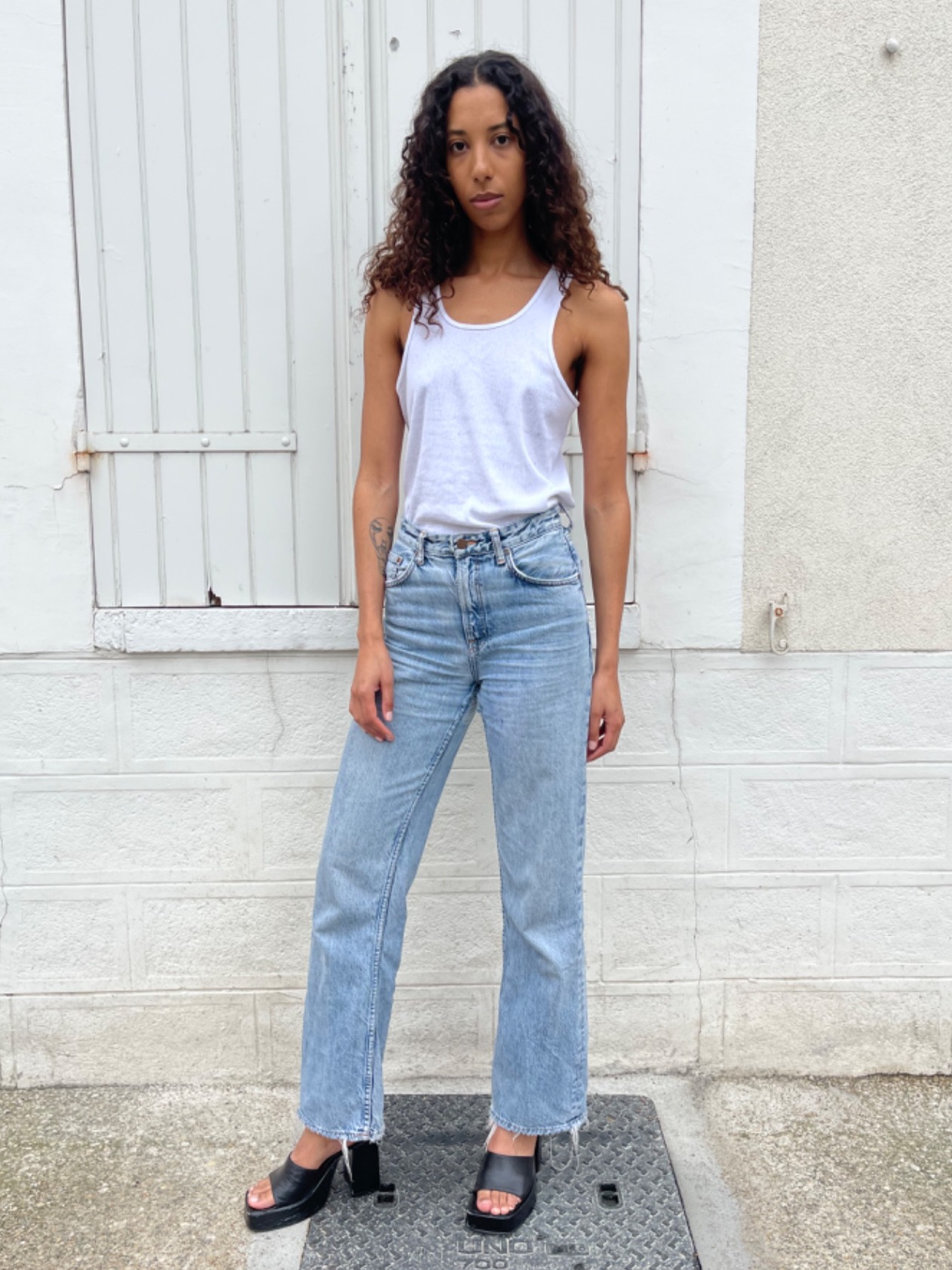 Sandy, model in Paris — picture 11