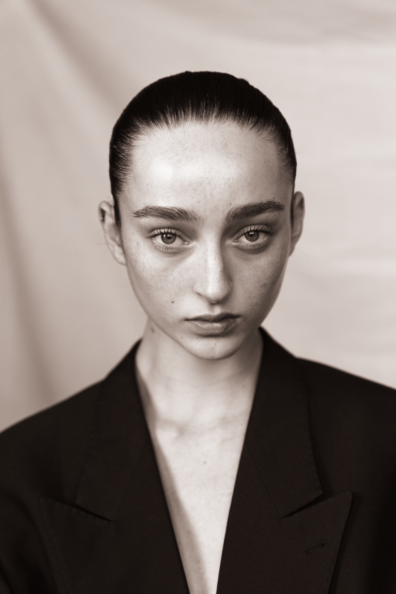 Luna, model in Paris — picture 26