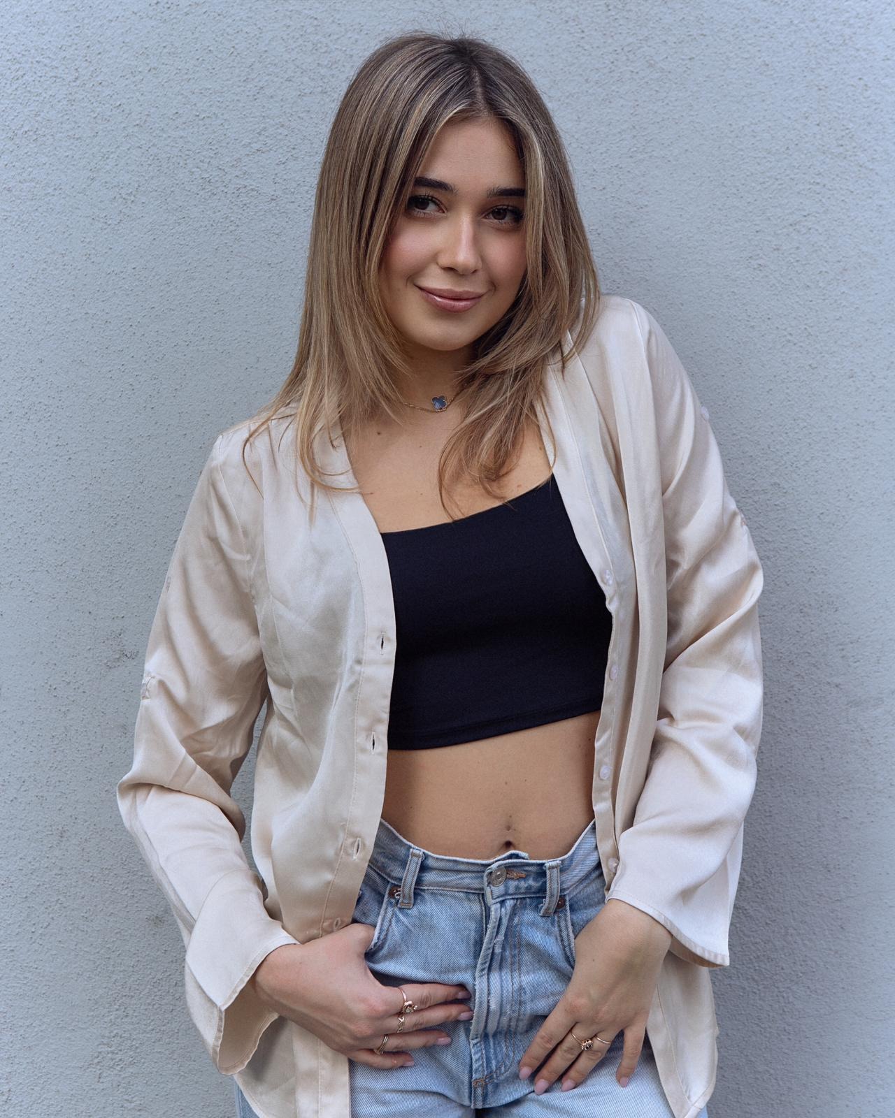 Giulia, model in Milan — picture 16