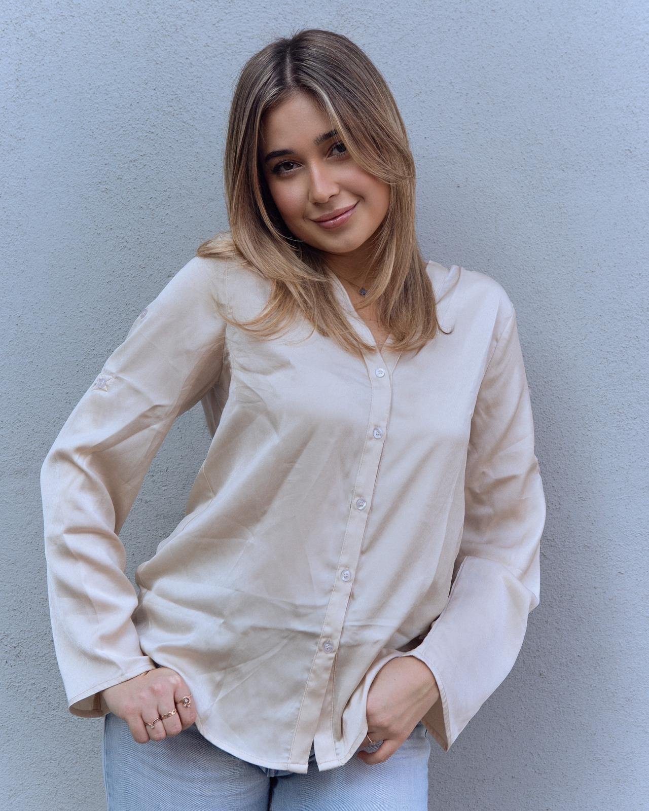 Giulia, model in Milan — picture 4