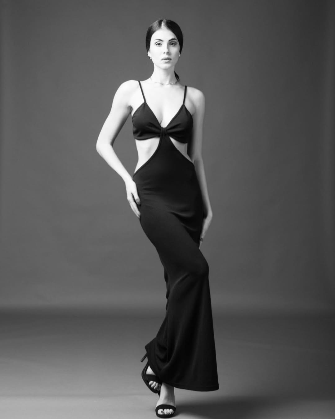 antonella, model in Milan — picture 11
