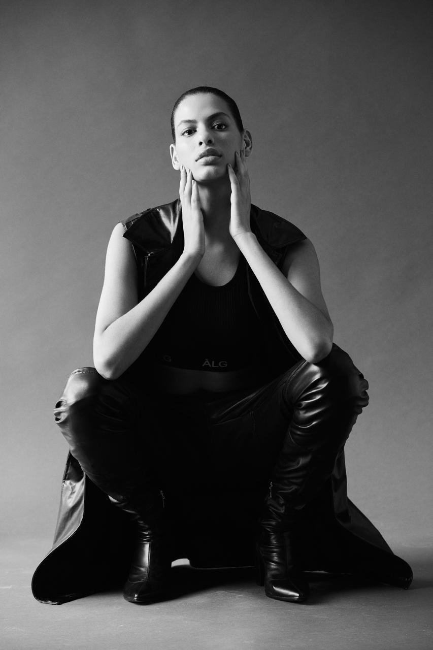 Mavi, model in Milan — picture 14
