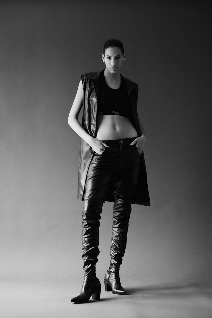 Mavi, model in Milan — picture 6