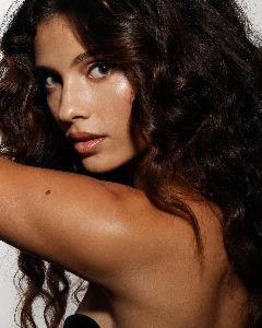 Mélina, model in Paris
